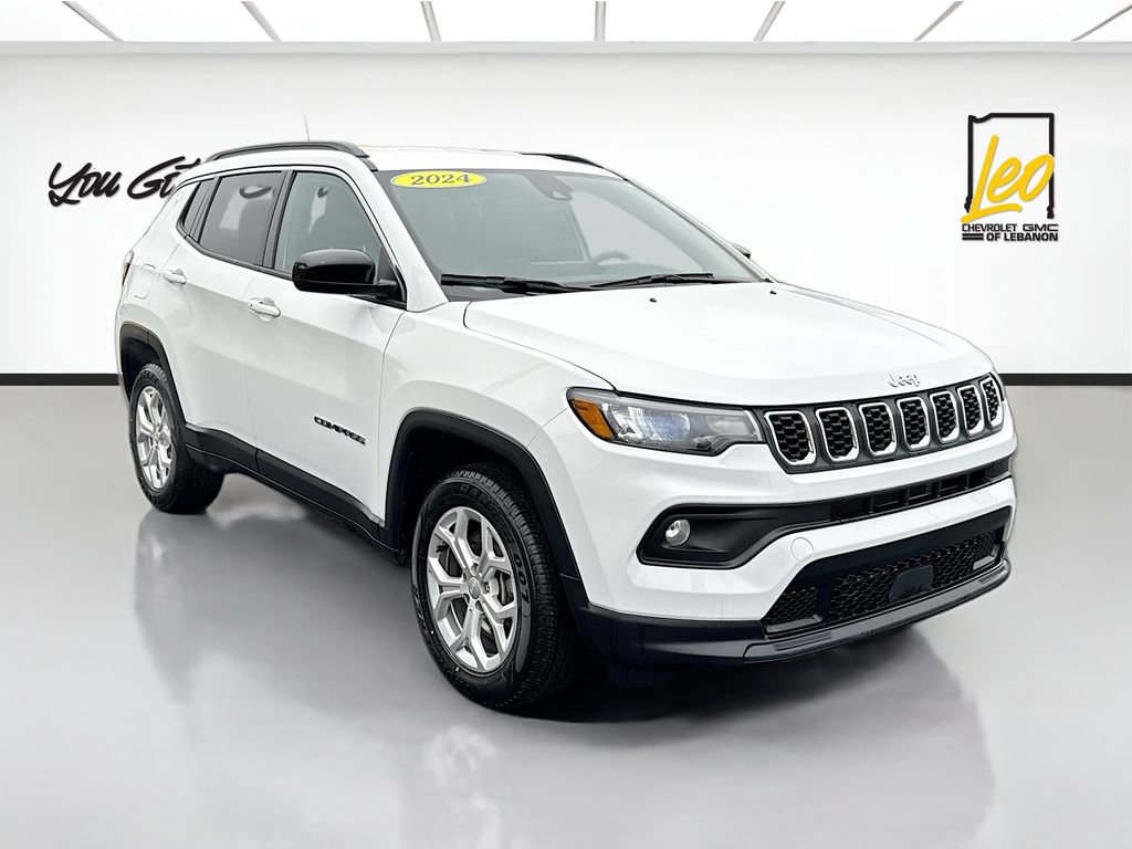 Used 2024 Jeep Compass Latitude image 3