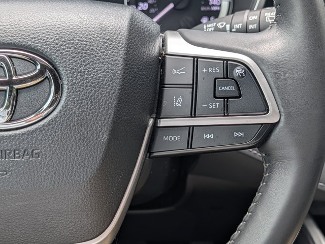 Used 2024 Toyota Highlander XSE AWD/4WD image 23