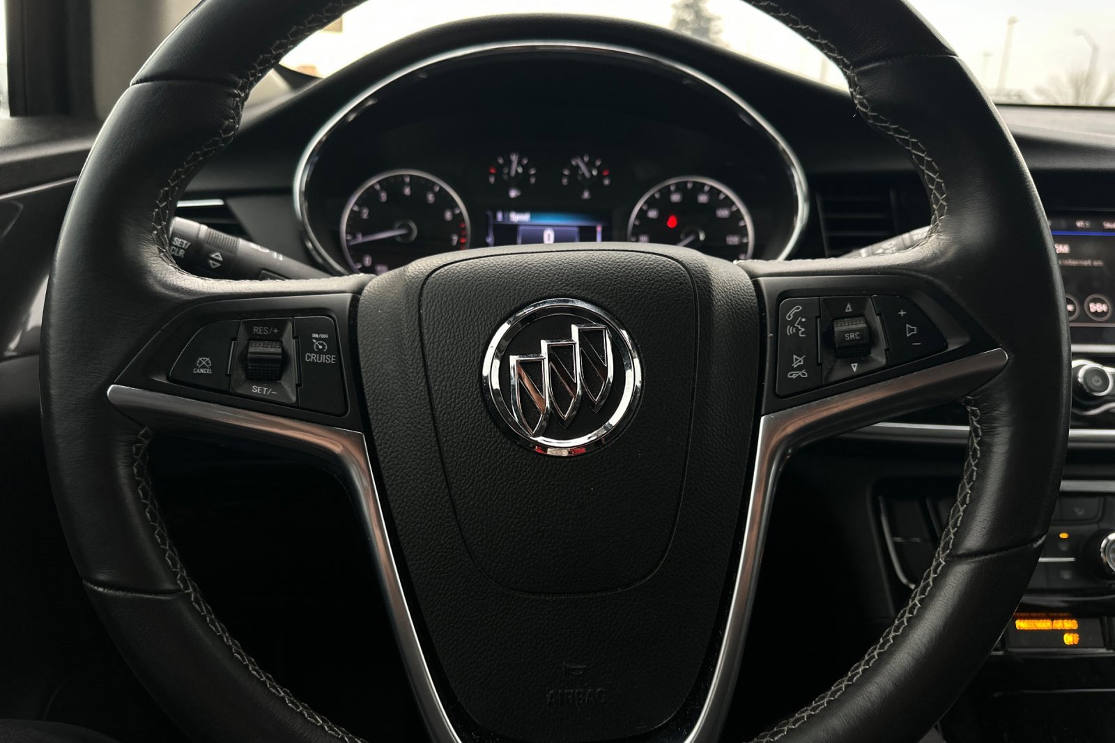 Used 2022 Buick Encore Preferred w/ Safety Package image 22