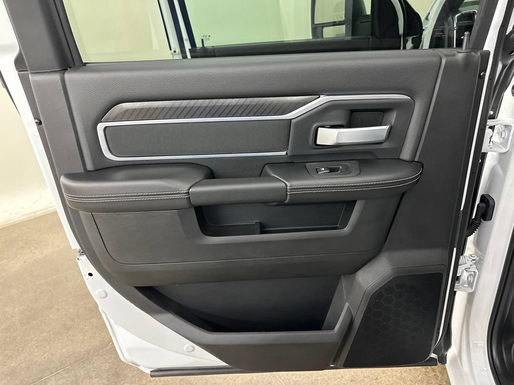 New 2026 RAM 2500 Big Horn AWD/4WD image 31