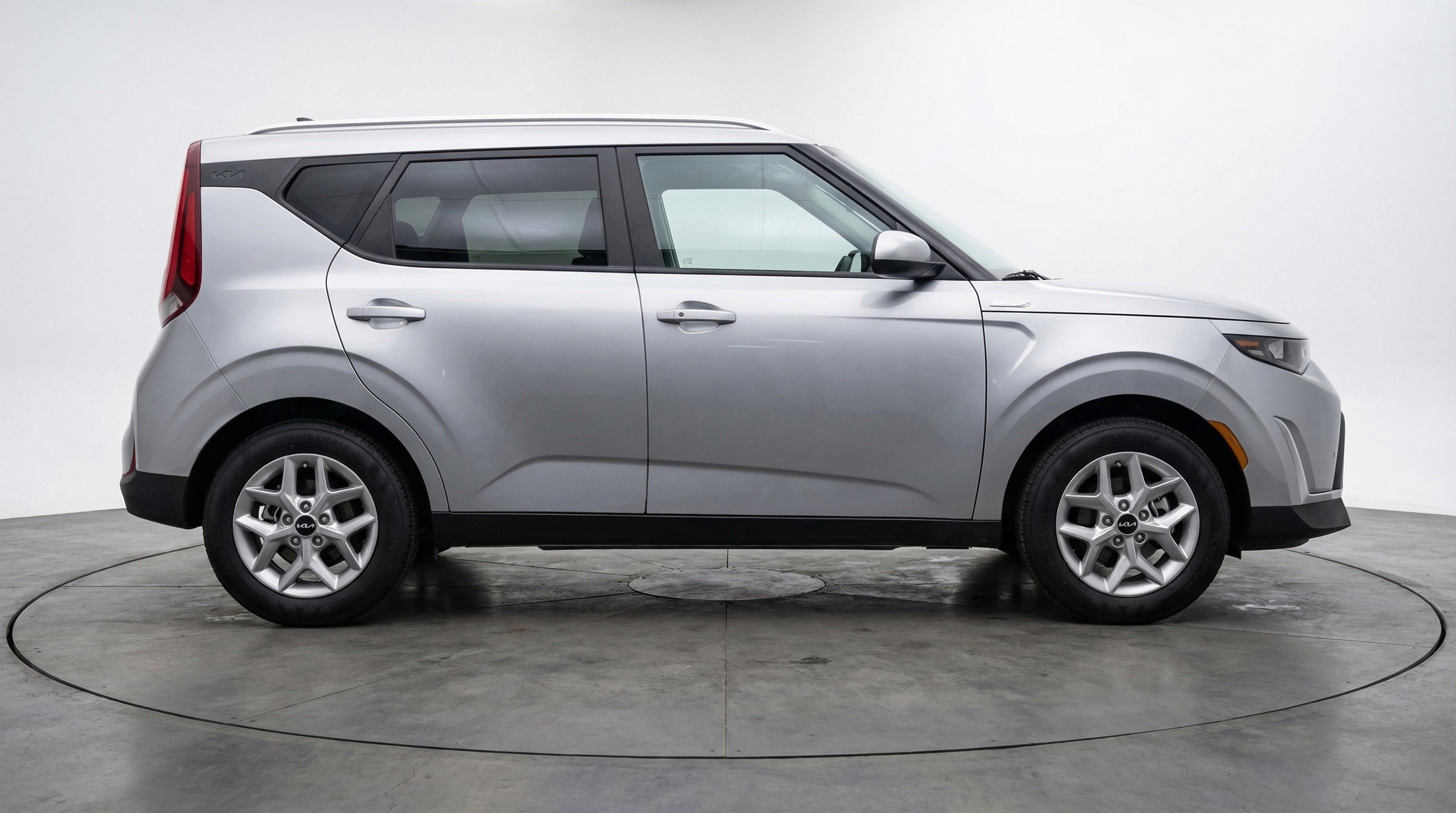 Used 2025 Kia Soul LX w/ LX Technology Package image 11