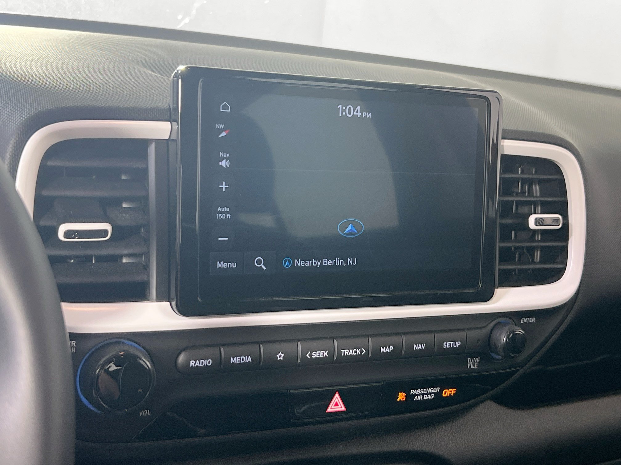 Used 2023 Hyundai Venue Limited FWD image 13