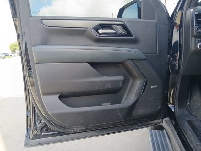 Used 2025 GMC Yukon AT4 w/ AT4 Premium Package AWD/4WD image 20