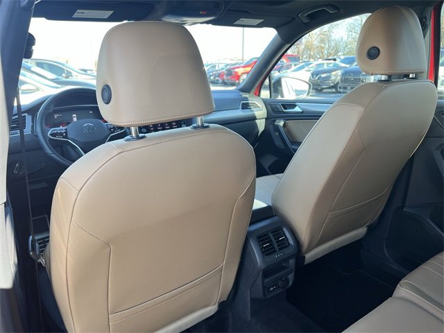 Used 2024 Volkswagen Tiguan SE R-Line image 29