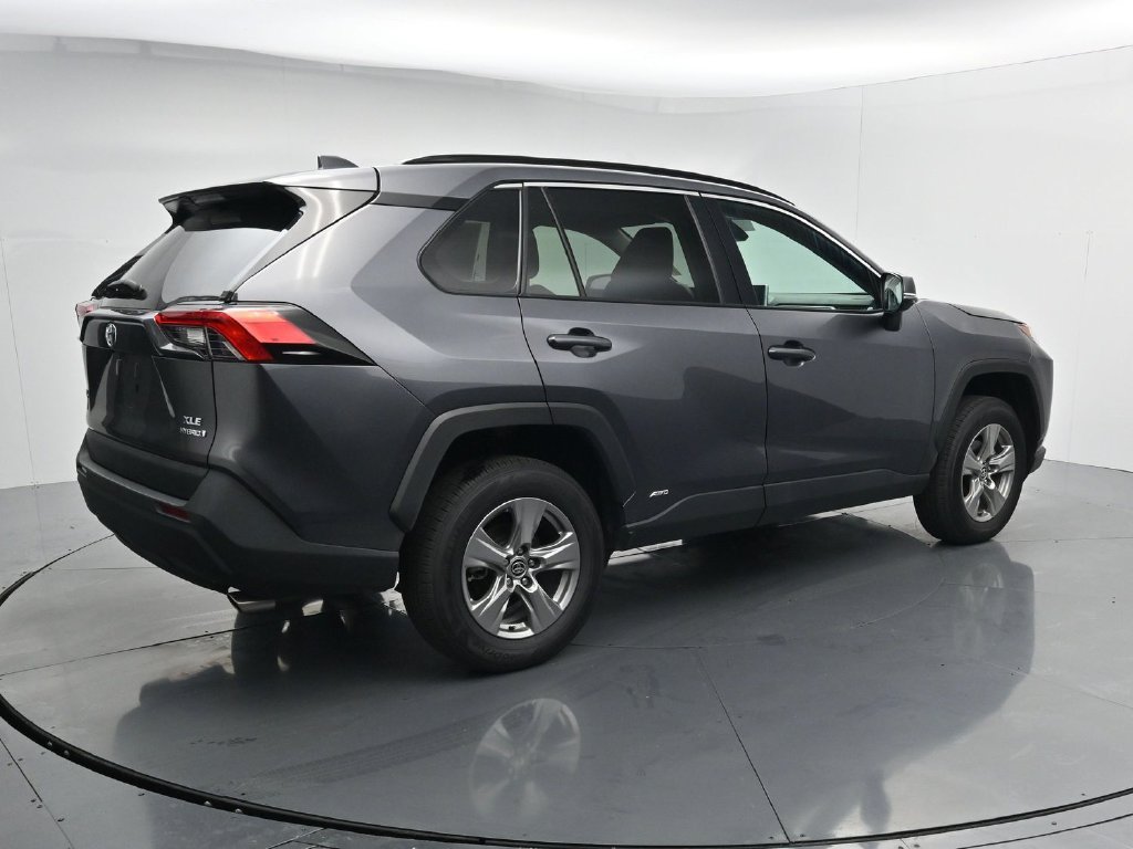 Used 2024 Toyota RAV4 XLE AWD/4WD image 8