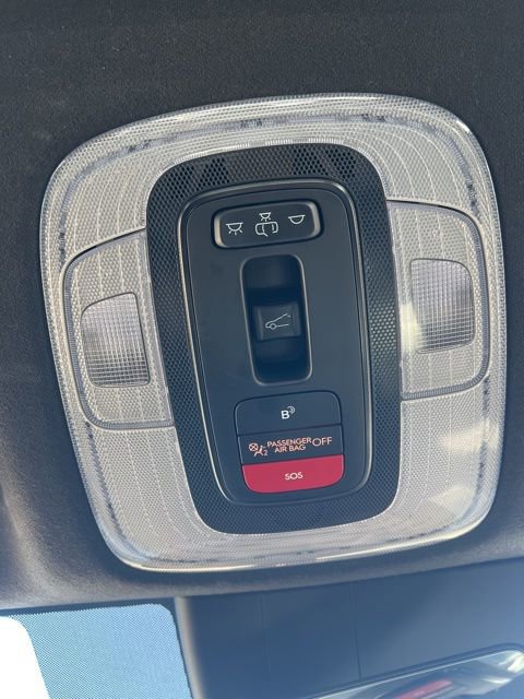 Used 2025 Hyundai Elantra Limited FWD image 22
