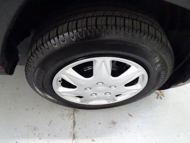 Used 2019 Toyota RAV4 LE FWD image 26