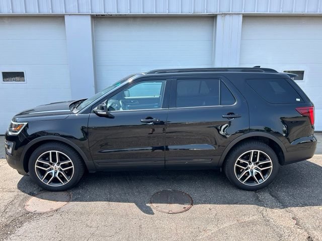 Used 2017 Ford Explorer Sport w/ Equipment Group 401A AWD/4WD image 3