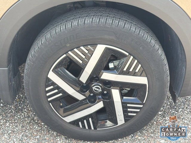 Certified 2025 Nissan Kicks SV FWD image 11
