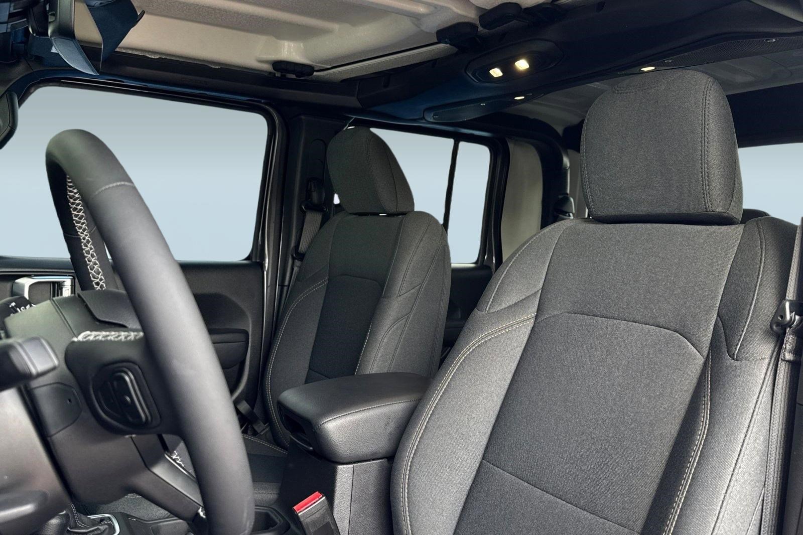 Used 2025 Jeep Gladiator Willys image 21