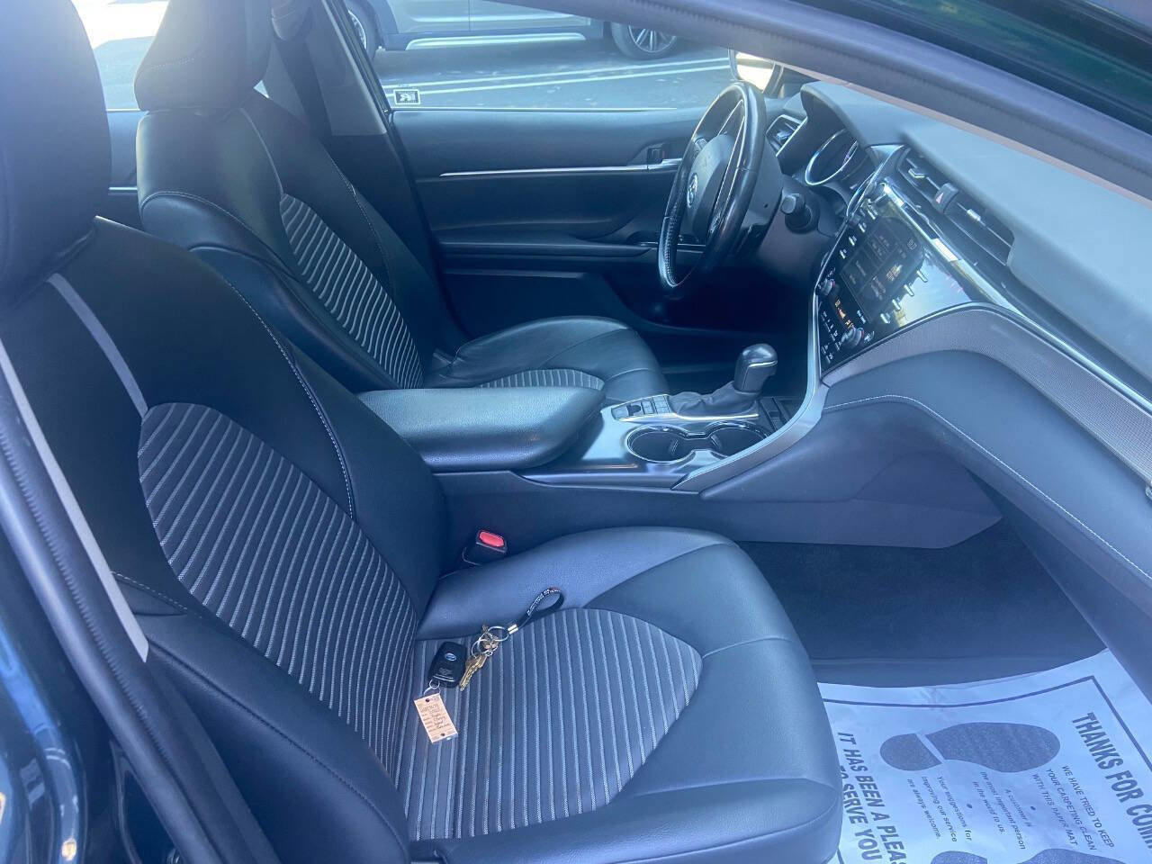 Used 2020 Toyota Camry SE image 9
