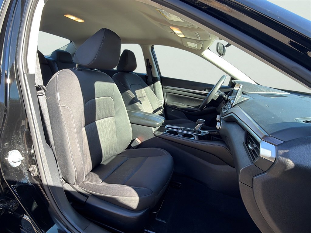 Used 2023 Nissan Altima 2.5 SV image 8