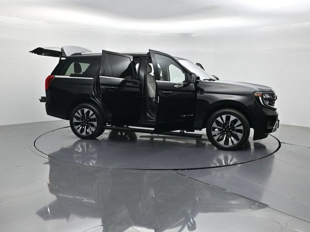 Certified 2025 Ford Expedition Platinum w/ Driver's Package AWD/4WD image 57