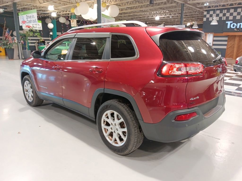 Used 2017 Jeep Cherokee Latitude w/ Safety/Convenience Group image 8