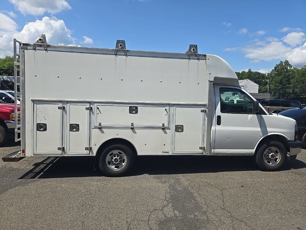 Used 2019 GMC Savana 3500 w/ Power Convenience Package RWD image 9
