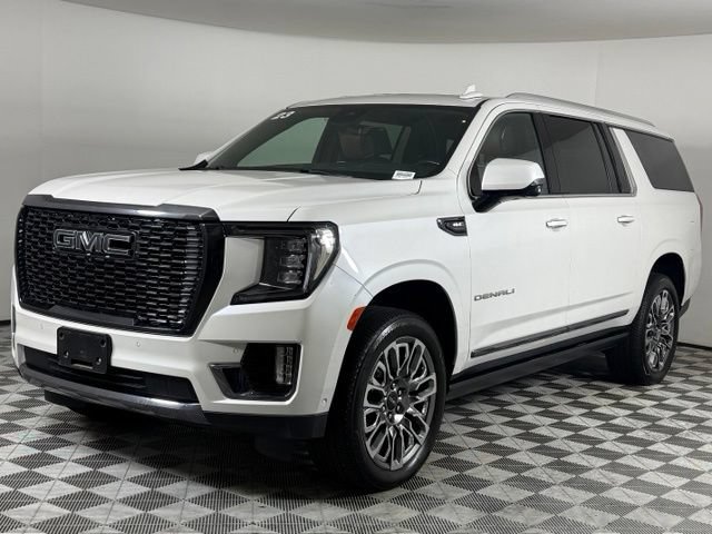 Used 2023 GMC Yukon XL Denali Ultimate w/ LPO, Floor Liner Package AWD/4WD image 2