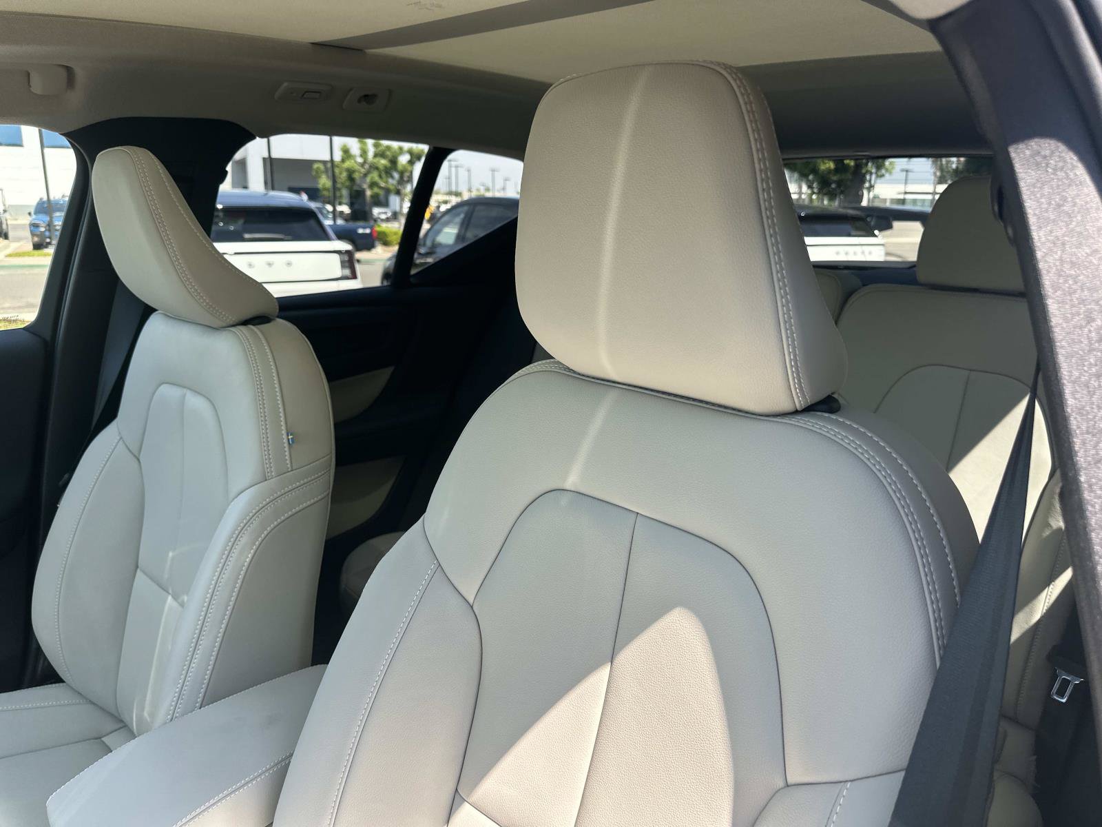 New 2026 Volvo XC40 B5 Plus w/ Protection Package Premier AWD/4WD image 15