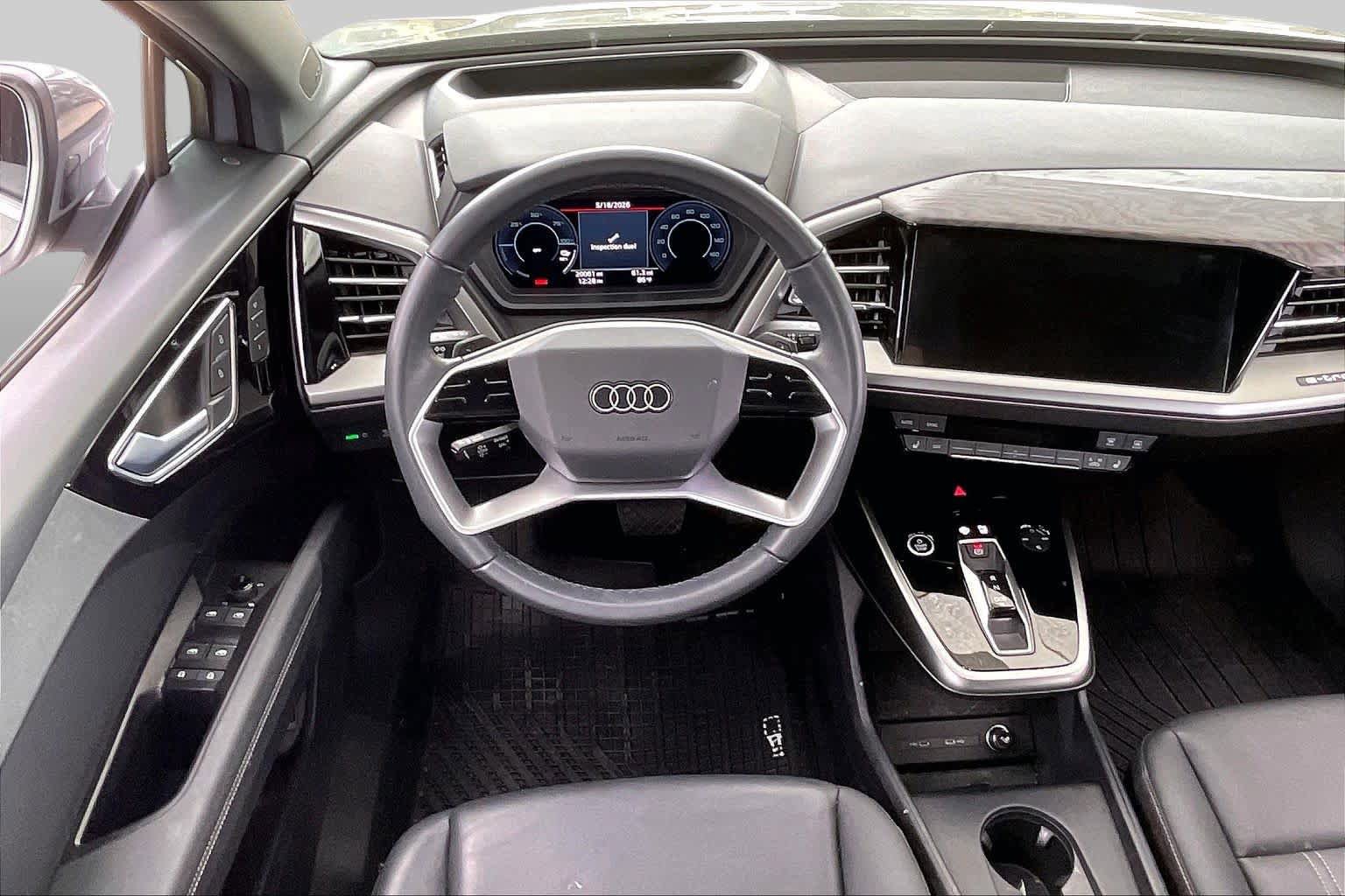 Used 2024 Audi Q4 e-tron Prestige AWD/4WD image 5