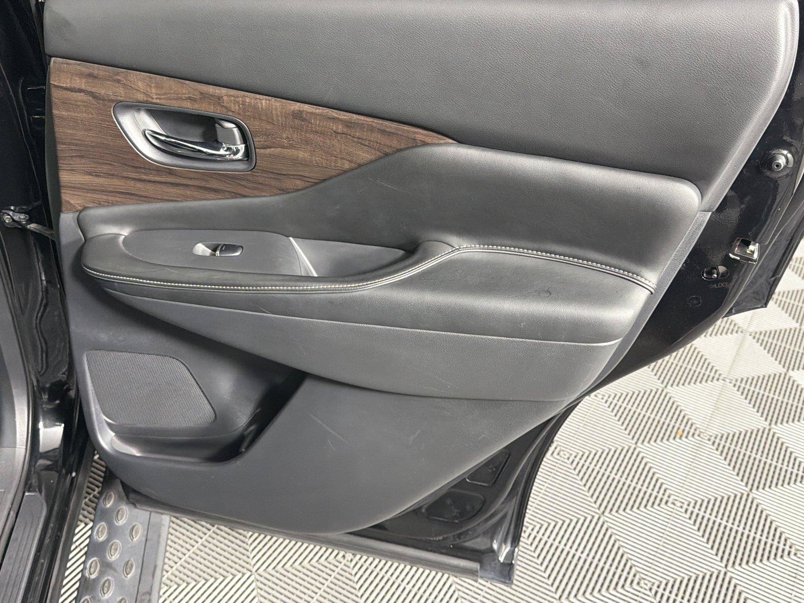 Used 2019 Nissan Murano Platinum AWD/4WD image 16