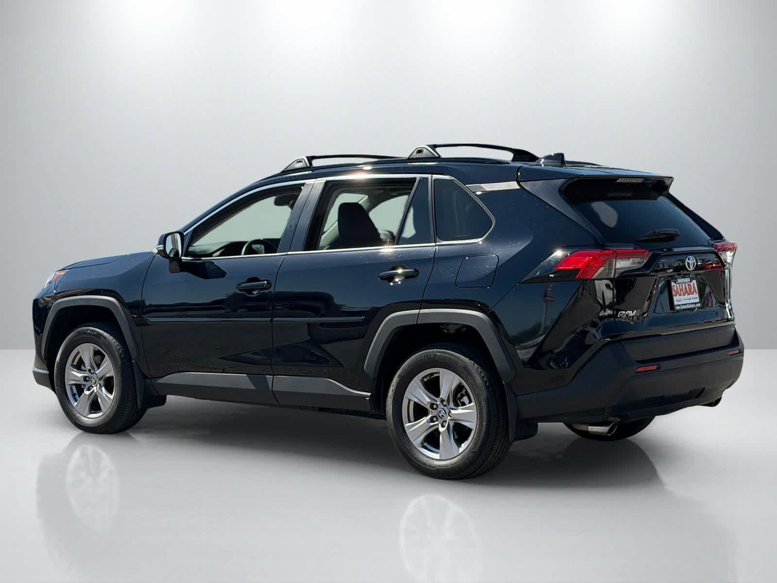 Used 2024 Toyota RAV4 XLE AWD/4WD image 4
