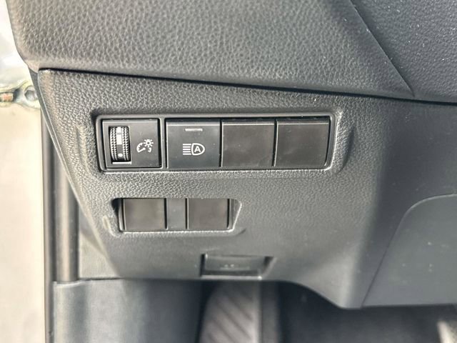 Used 2024 Toyota Corolla Cross LE image 26