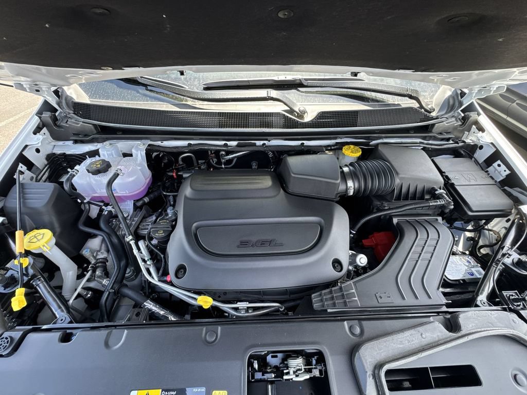 New 2027 Chrysler Pacifica Select AWD/4WD image 32