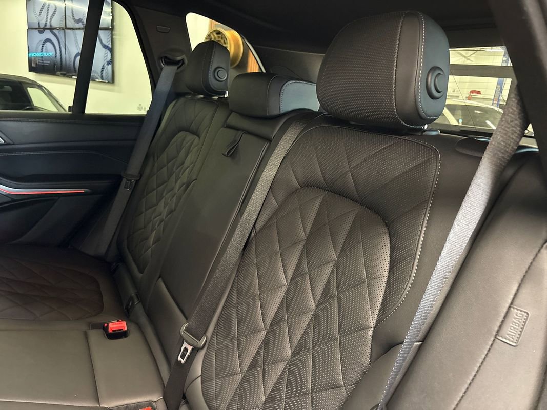 Used 2024 BMW X5 sDrive40i w/ M Sport Package image 39