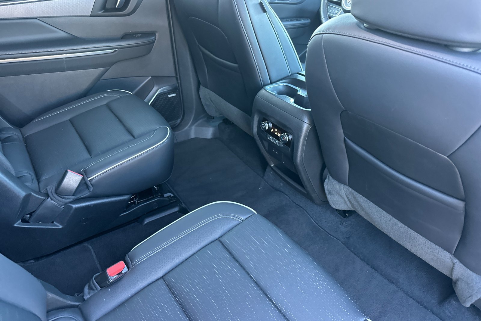 Used 2026 Buick Enclave Sport Touring AWD/4WD image 18