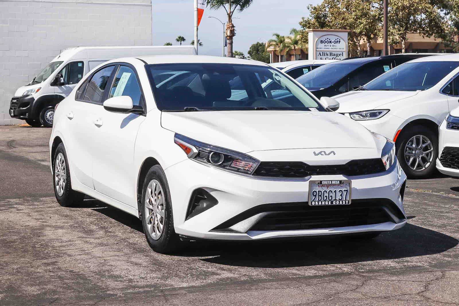 Used 2022 Kia Forte Sedan FWD image 3