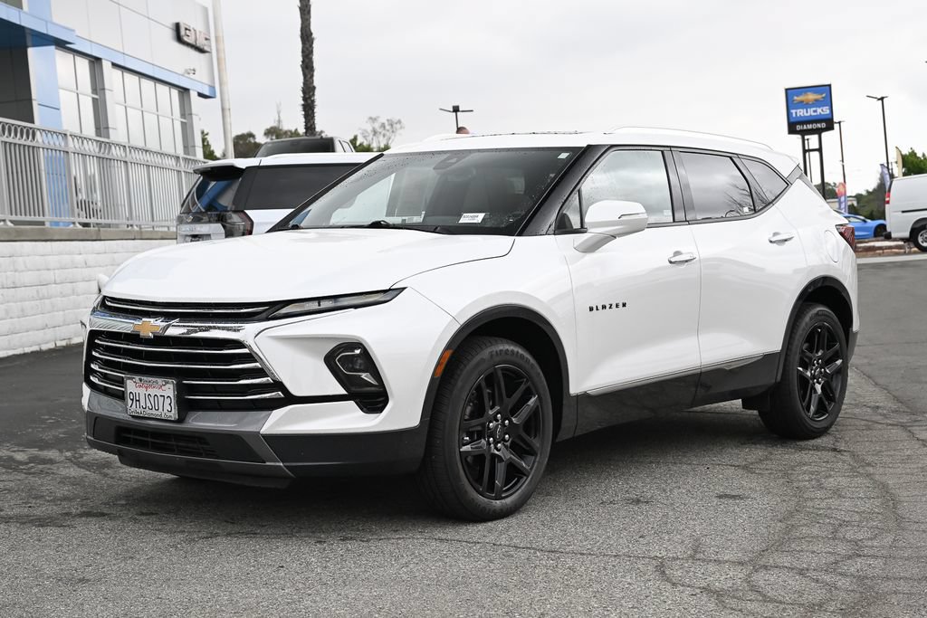 Used 2023 Chevrolet Blazer Premier FWD image 9
