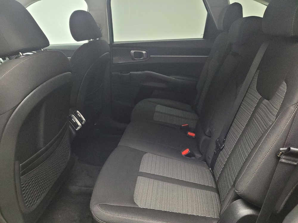 Used 2022 Kia Sorento LX image 18
