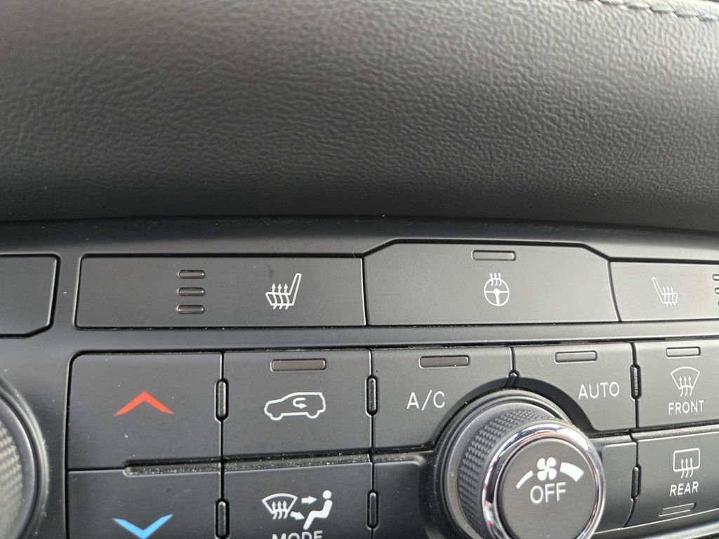 Used 2022 Dodge Durango GT image 31