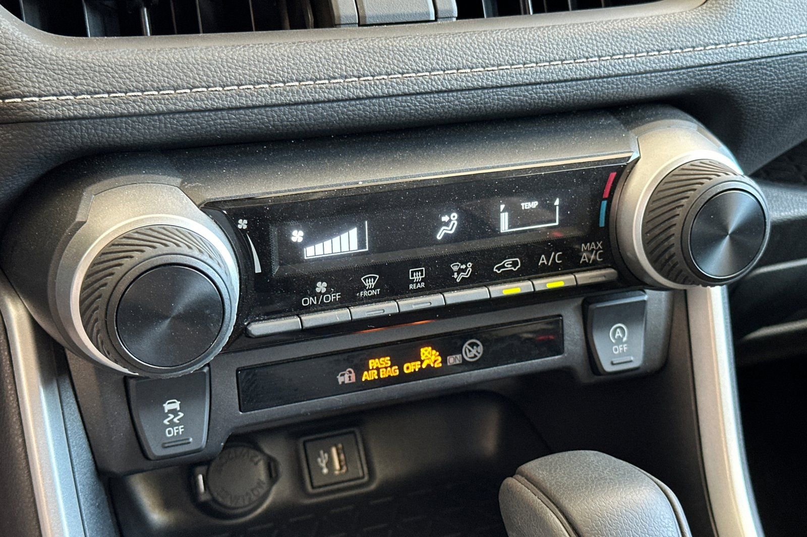 Used 2025 Toyota RAV4 LE image 20