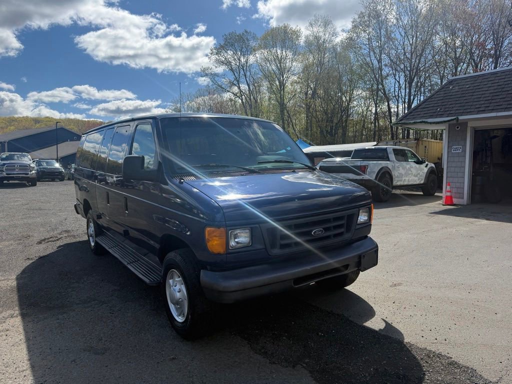 Used 2007 Ford E-350 and Econoline 350 Extended Wagon Super Duty RWD image 3
