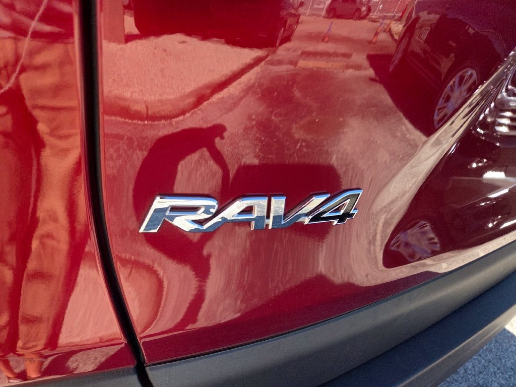Used 2025 Toyota RAV4 XLE w/ Convenience Package FWD image 12