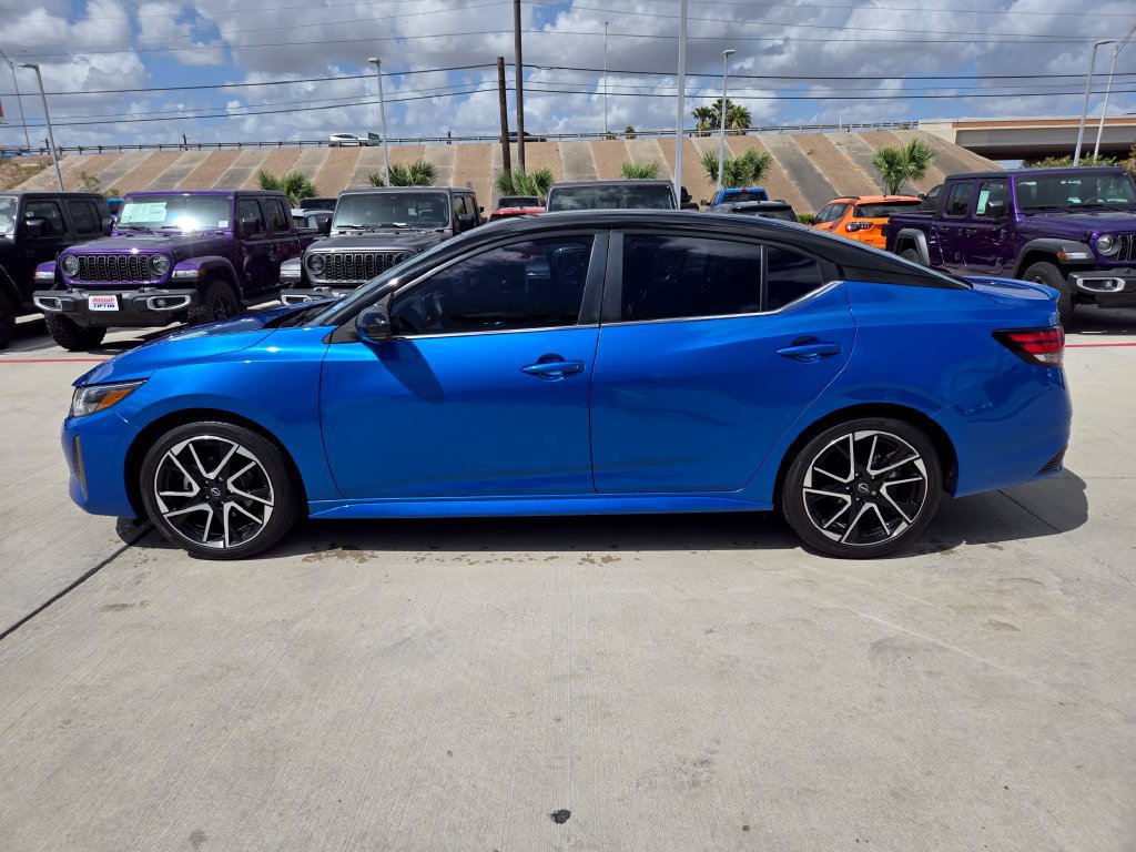 Used 2025 Nissan Sentra SR FWD image 6