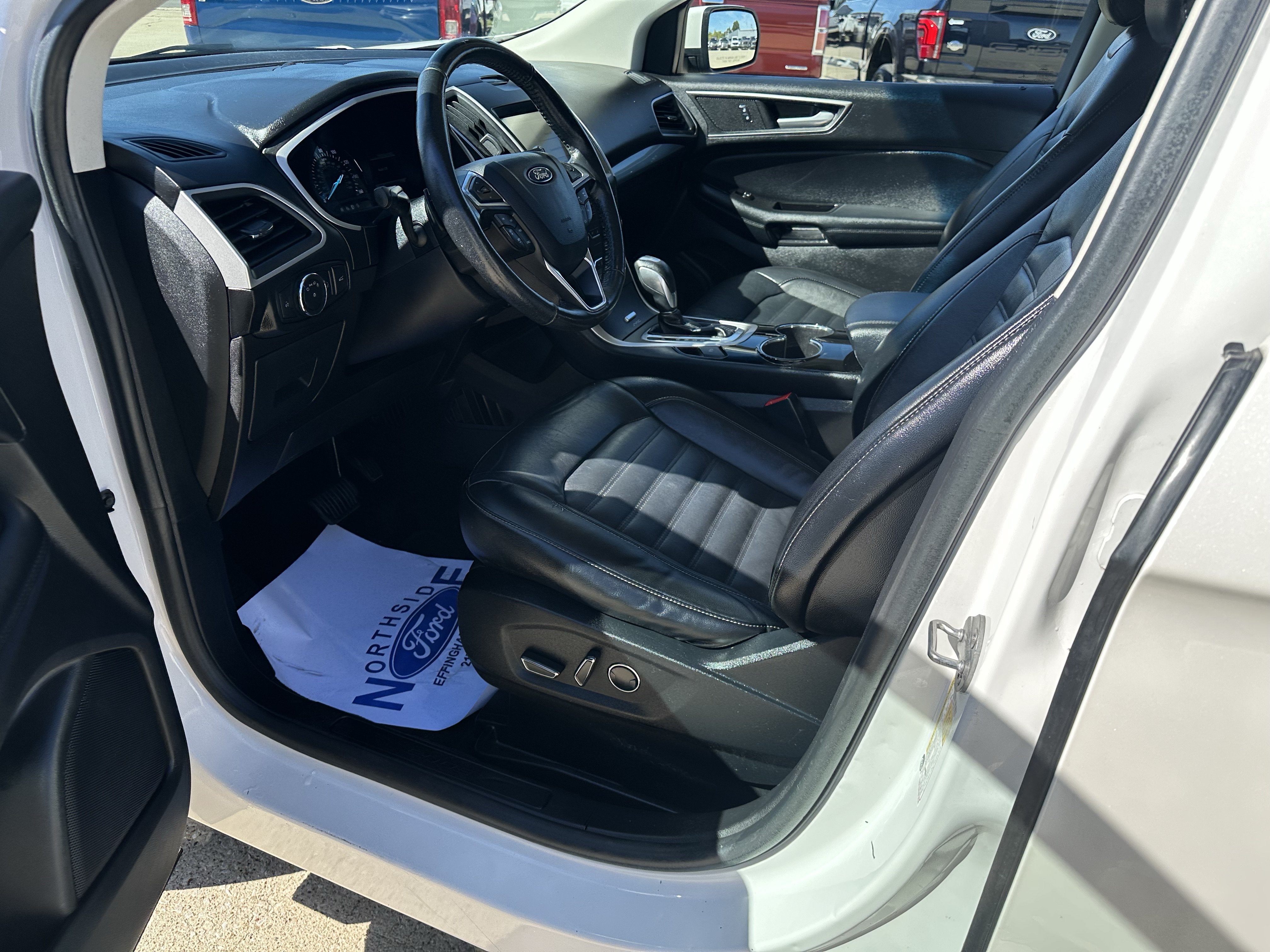 Used 2016 Ford Edge SEL w/ Equipment Group 201A AWD/4WD image 16