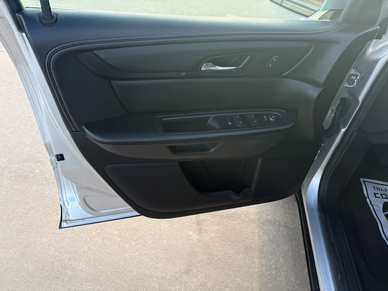 Used 2015 Chevrolet Traverse LT w/ Style and Technology Package image 9