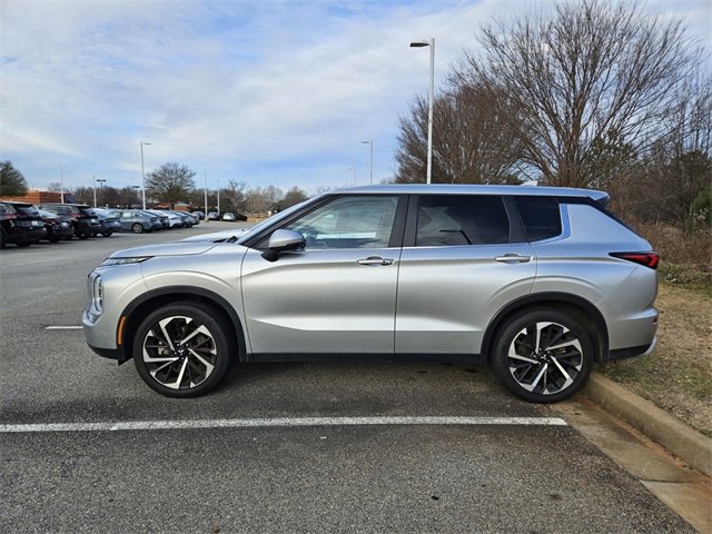 Used 2024 Mitsubishi Outlander SE image 4