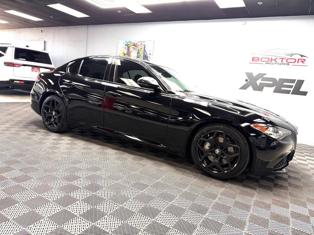 Used 2021 Alfa Romeo Giulia Sprint w/ Nero Edizione RWD image 2