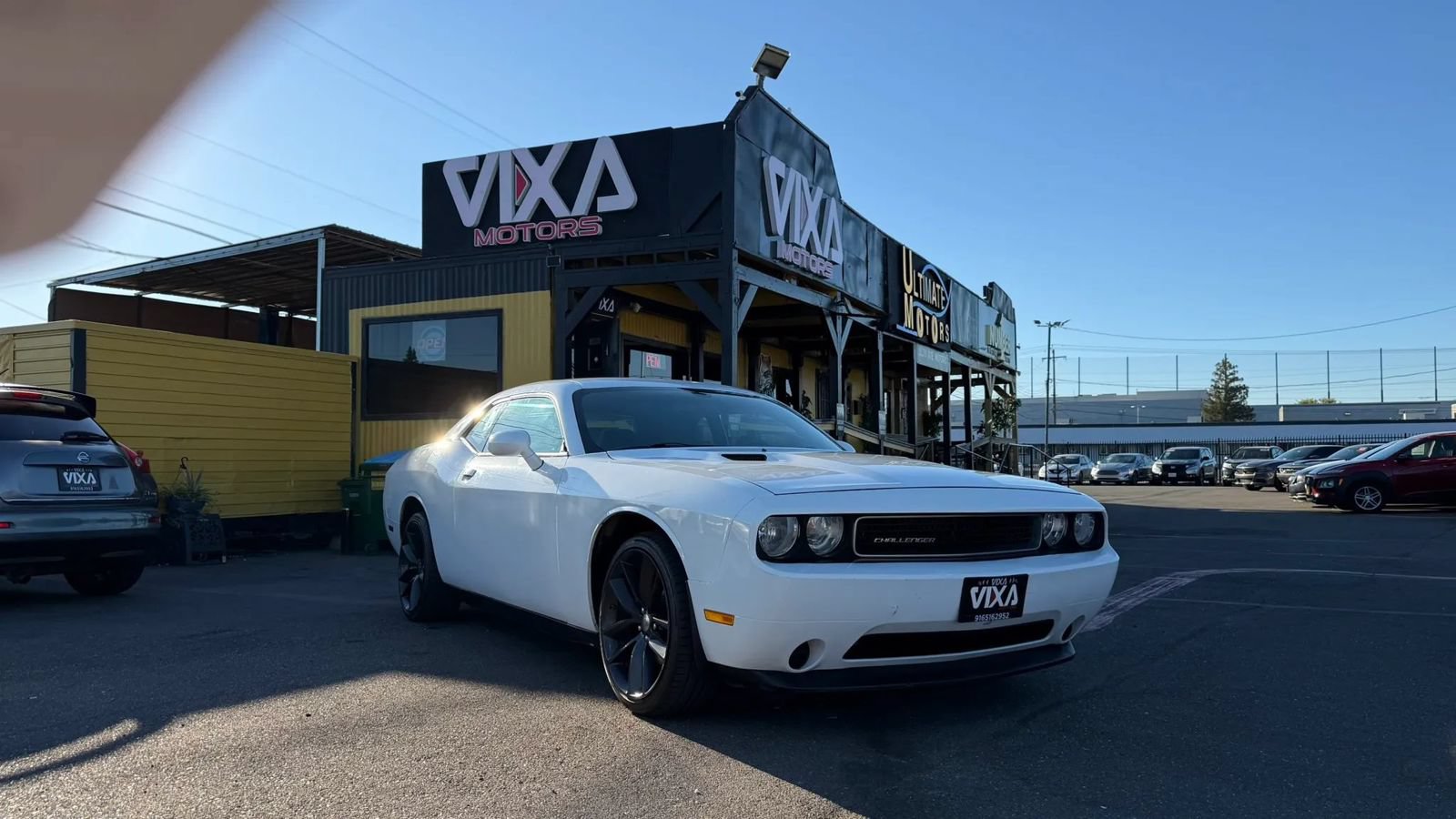 Used 2012 Dodge Challenger SXT RWD image 3
