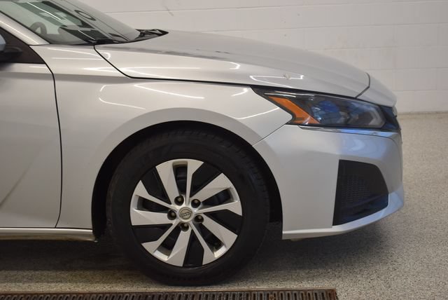 Used 2023 Nissan Altima 2.5 S FWD image 13