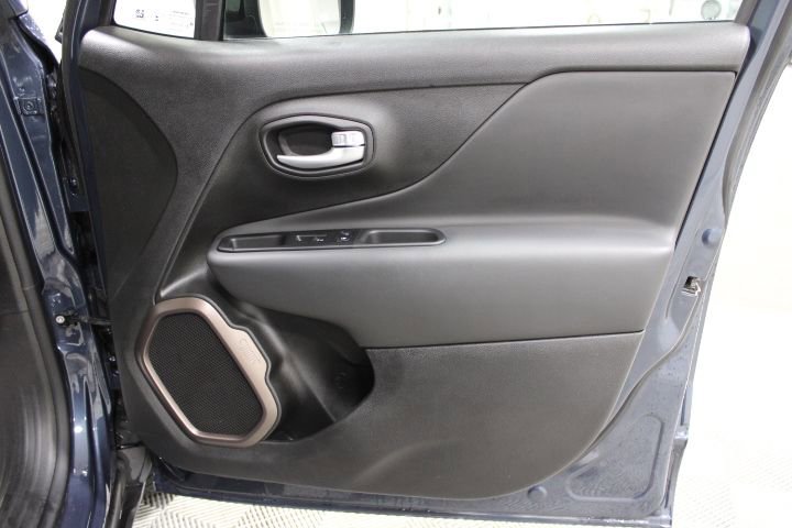 Used 2023 Jeep Renegade Latitude image 19