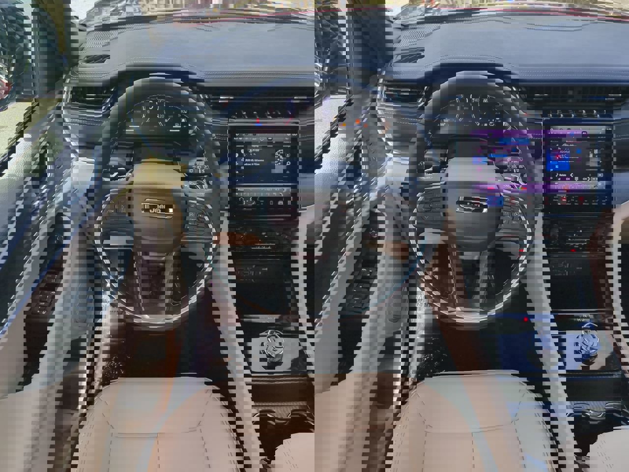 Used 2025 Jeep Grand Cherokee L Limited image 15