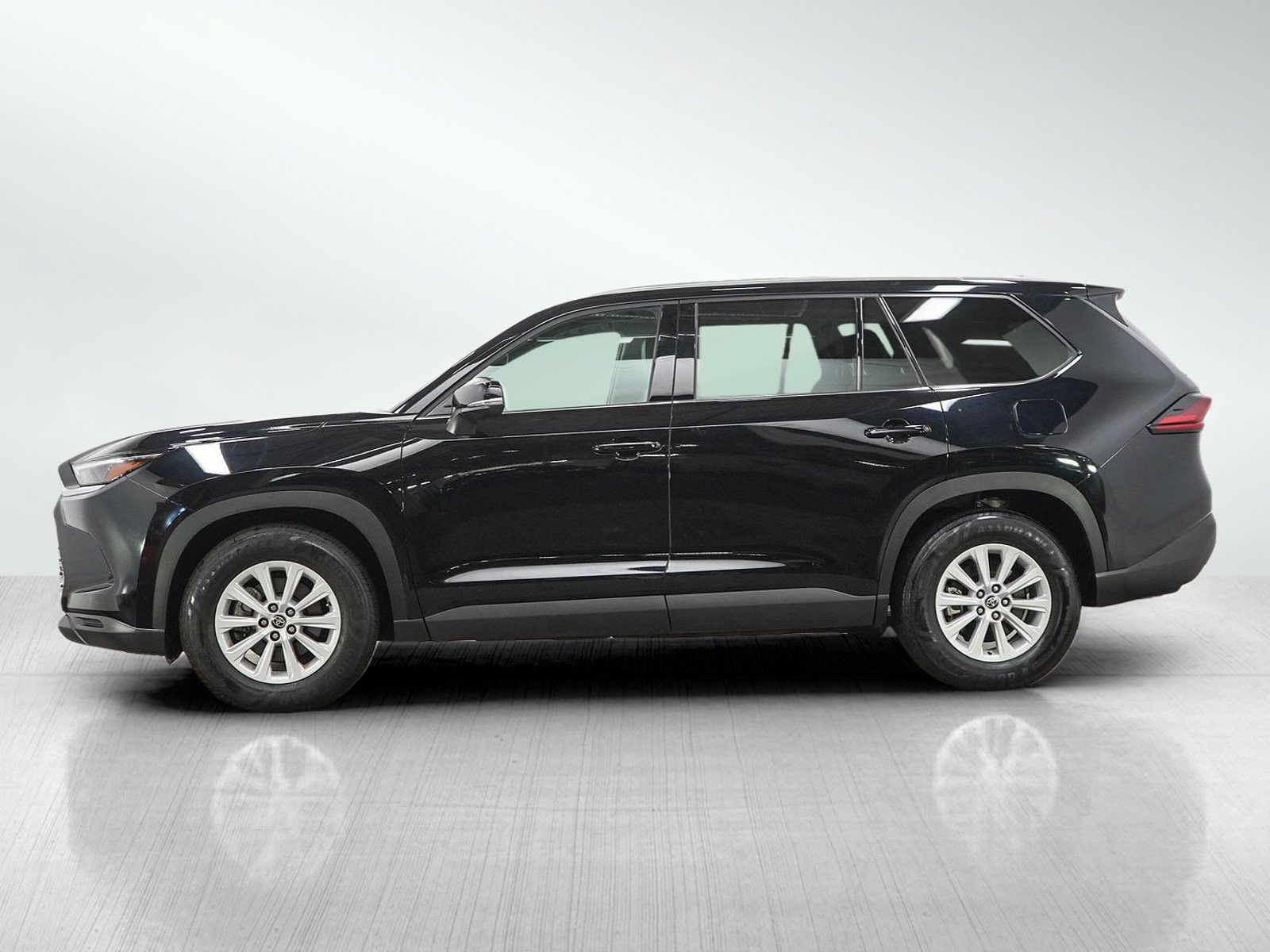 Used 2025 Toyota Grand Highlander AWD image 2