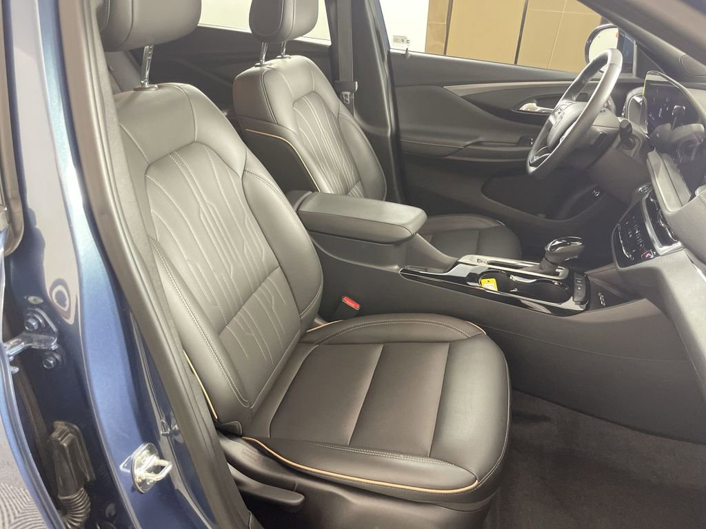 Used 2025 Buick Envista Avenir image 27