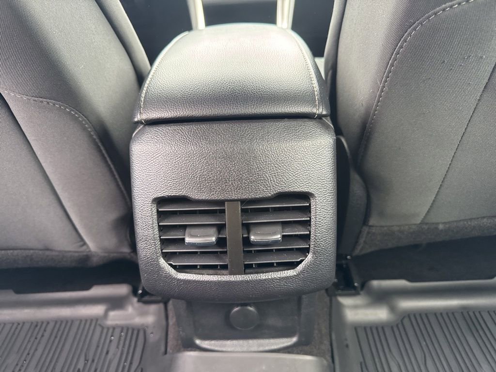 Used 2020 Ford Fusion SE image 25