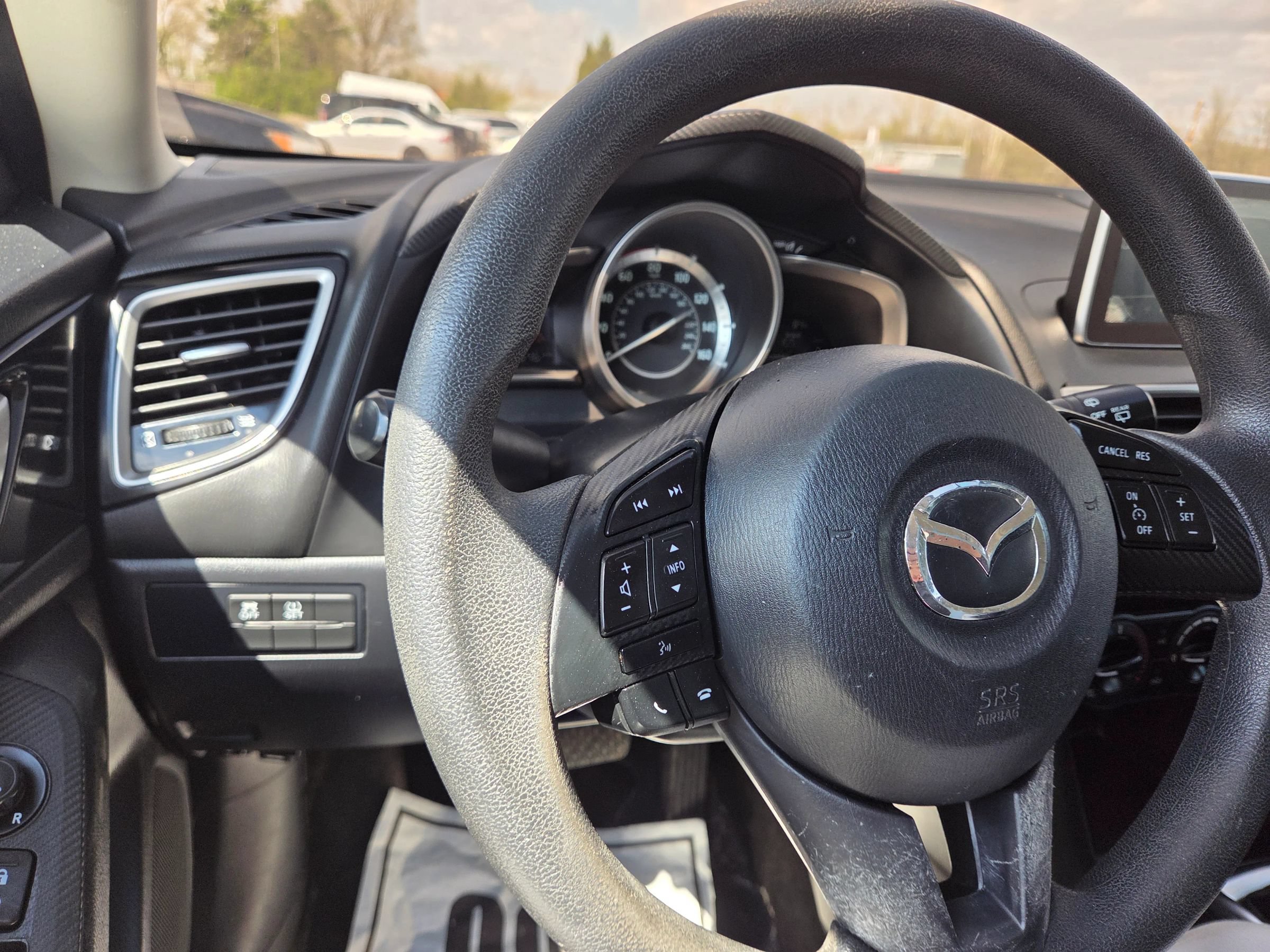Used 2016 MAZDA MAZDA3 i Sport FWD image 25