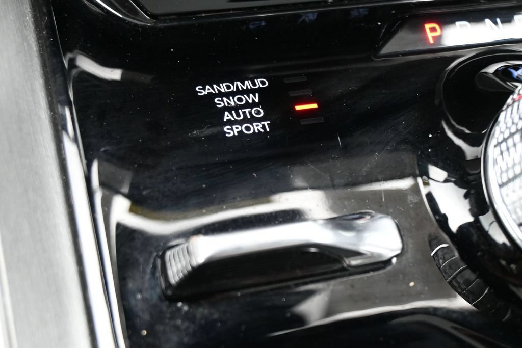 Used 2025 Jeep Wagoneer Series III w/ Premium Group I AWD/4WD image 25