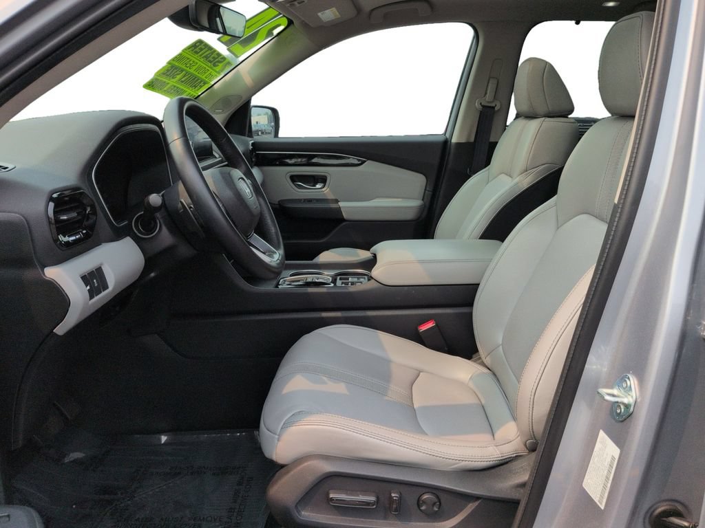 Used 2024 Honda Pilot Touring image 22